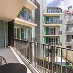 Deluxe Apartment In City Center By Lovelystay